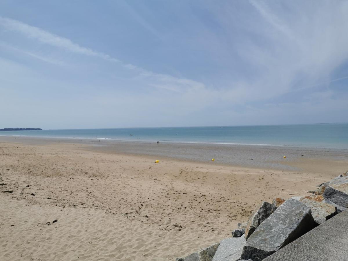 Вилла Escapade Saint-Martin de Brehal Экстерьер фото